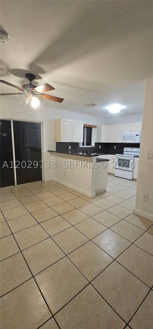 Foto del edificio - 7309 NW 173rd Dr