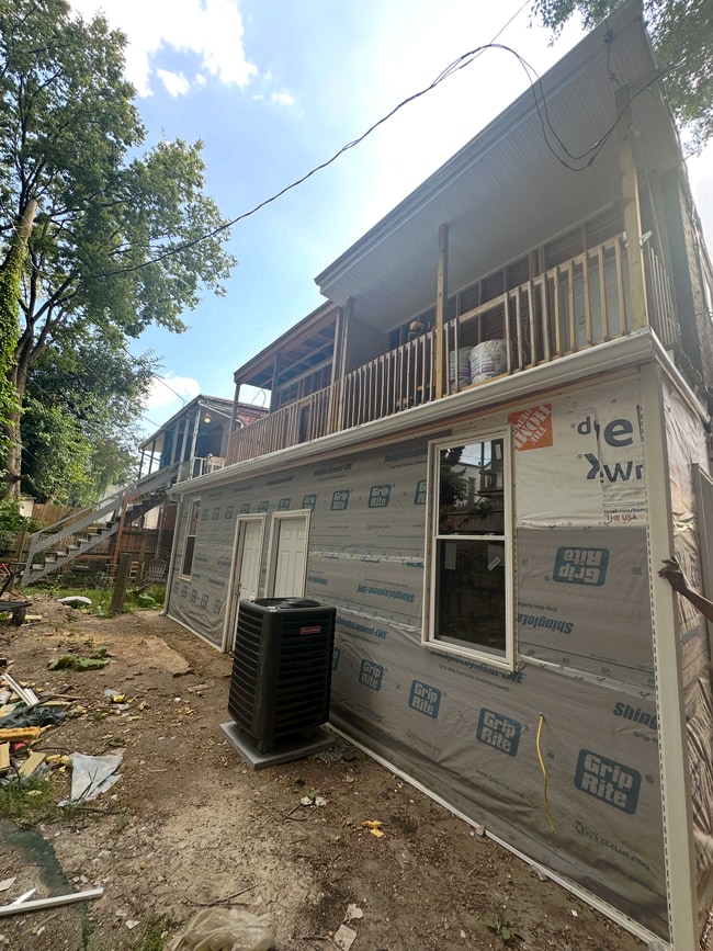 Building Photo - 127 N Summit St