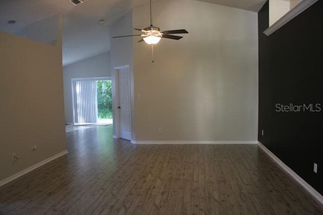 Foto del edificio - 544 Tall Oaks Terrace