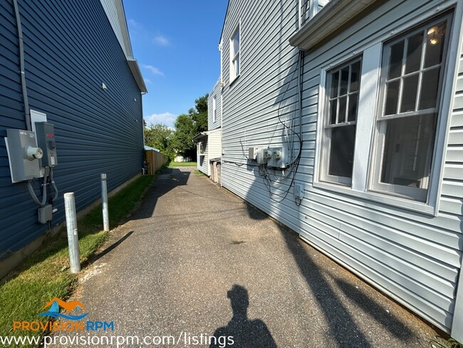 Building Photo - 15 N Brewer Ave