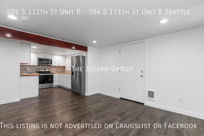 Building Photo - 504 S 111th St