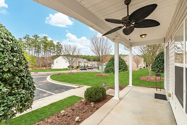 Foto del edificio - Available Now! 3 Bed, 2.5 Ba End-Unit Townhome - Pet Friendly!