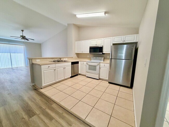 Building Photo - Charming 3BR/2BA Lehigh Acres Duplex with 1-Car Garage | Lawn Care & Salt Service Included