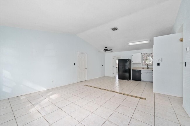 Building Photo - 245 Moonbeam Rd