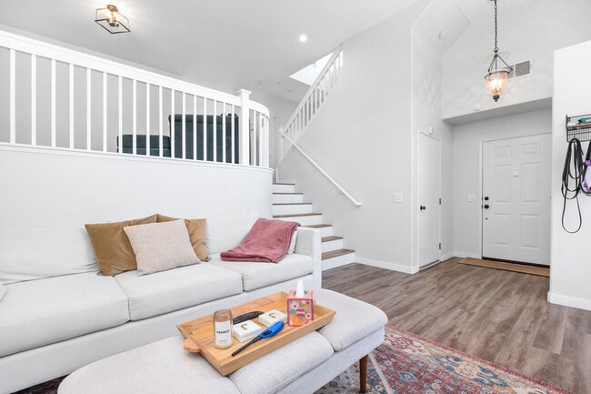 Foto del edificio - 10330 Wateridge Cir