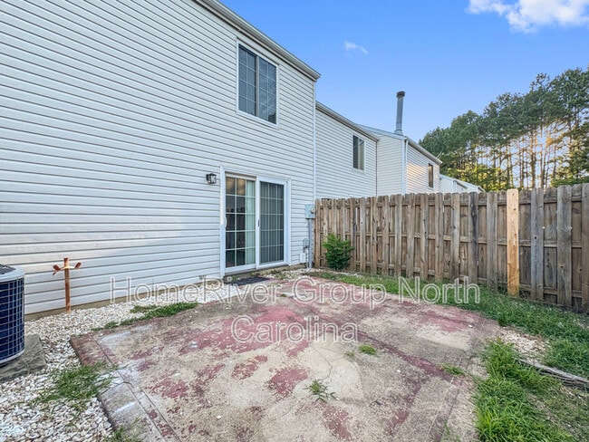 Building Photo - 230 Water Oak Dr