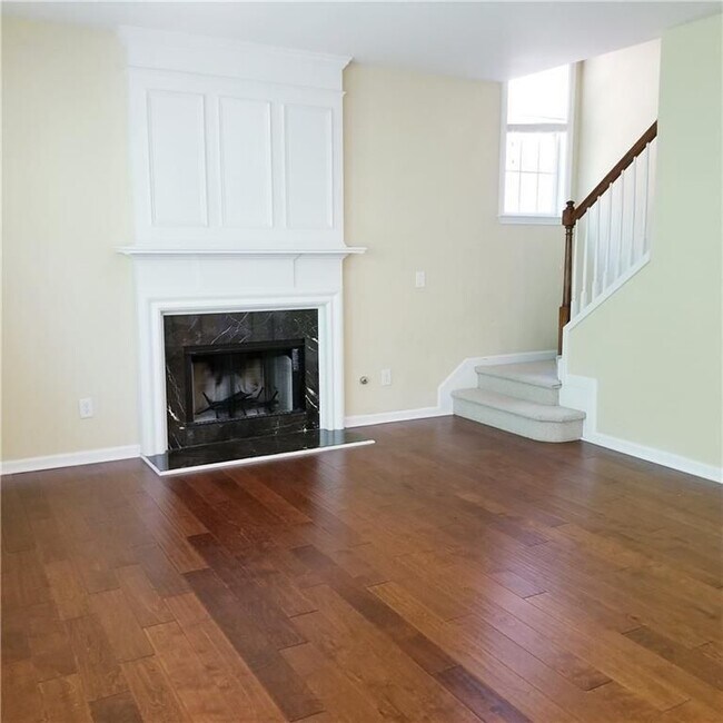 Building Photo - 3363 Stoneham Dr NW