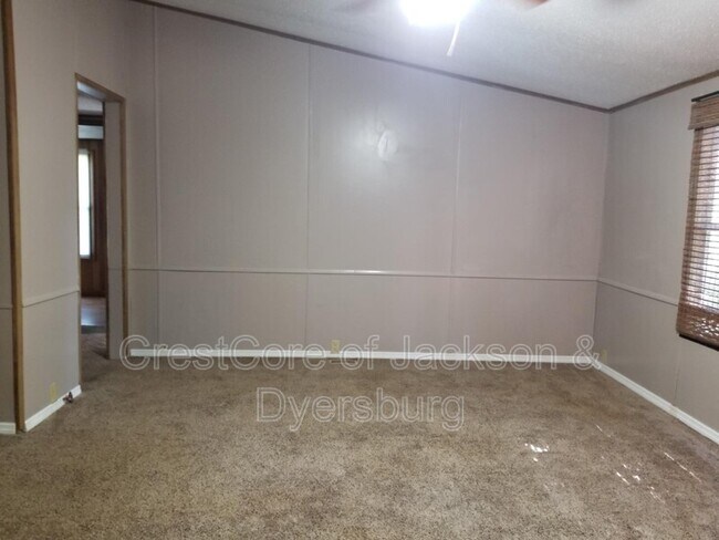 Building Photo - 3956 Christmasville Rd