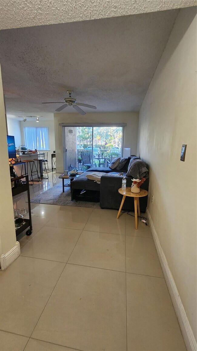 Foto del edificio - 3874 Lyons Rd