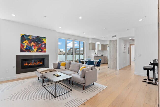 Open Living, Dining & Kitchen - 1367 N Alta Vista Blvd