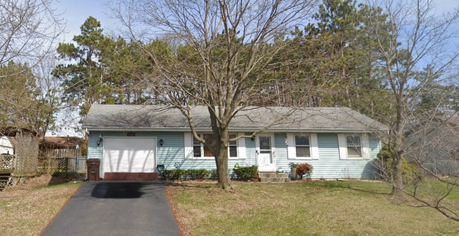 Building Photo - 2710 Norway Pine Rd