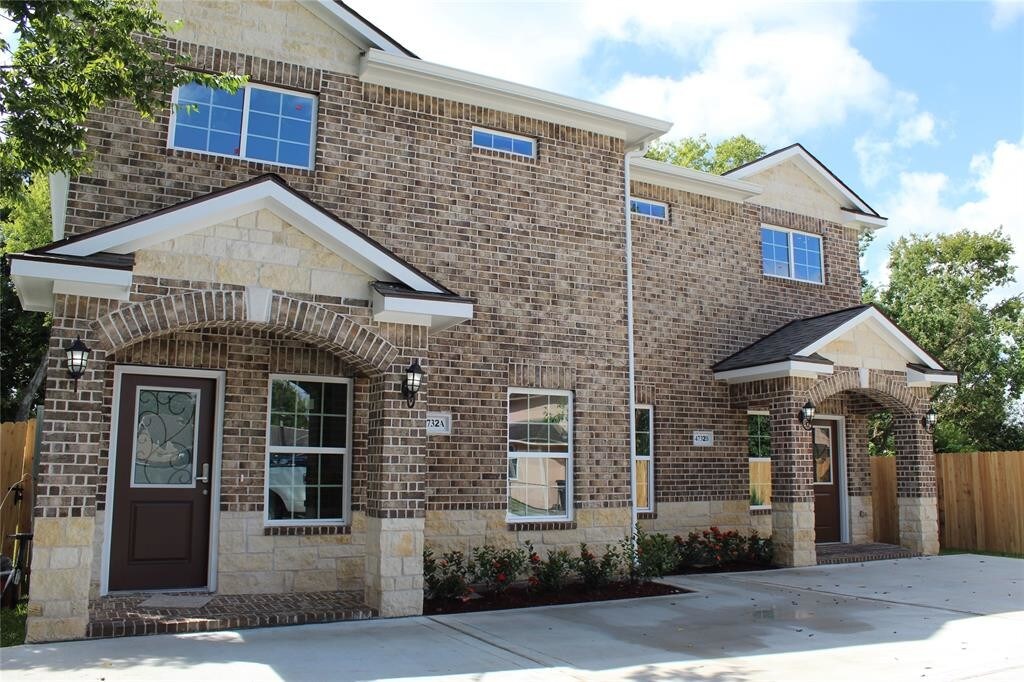 Foto principal - 4732 Carmen St