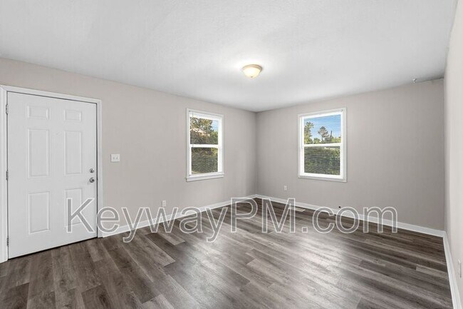 Foto del edificio - 608 Carolina Springs Rd