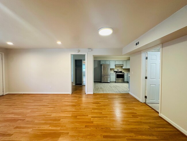 Building Photo - Ashby Duplex