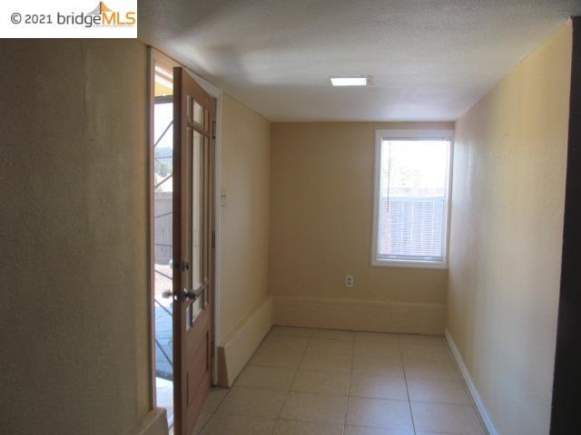 Building Photo - 3637 Shone Ave