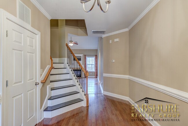 Building Photo - 325 Timber Meadow Lake