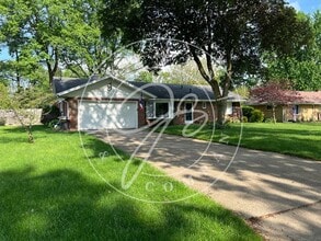Building Photo - 6016 Angleview Dr