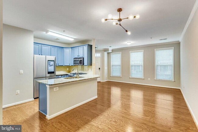 Building Photo - 19320 Diamond Lake Dr