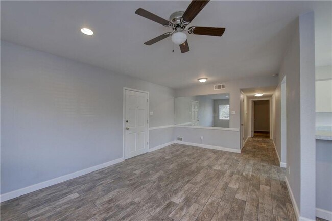 Foto del edificio - 5801 Thunderbird St