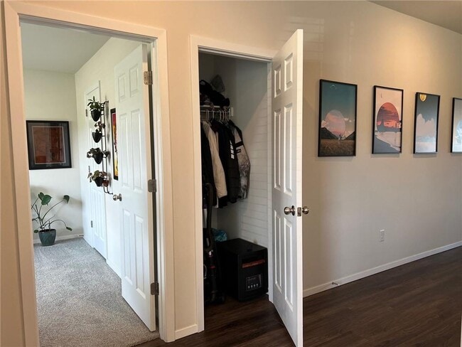 Building Photo - 2960 W McLaren Dr