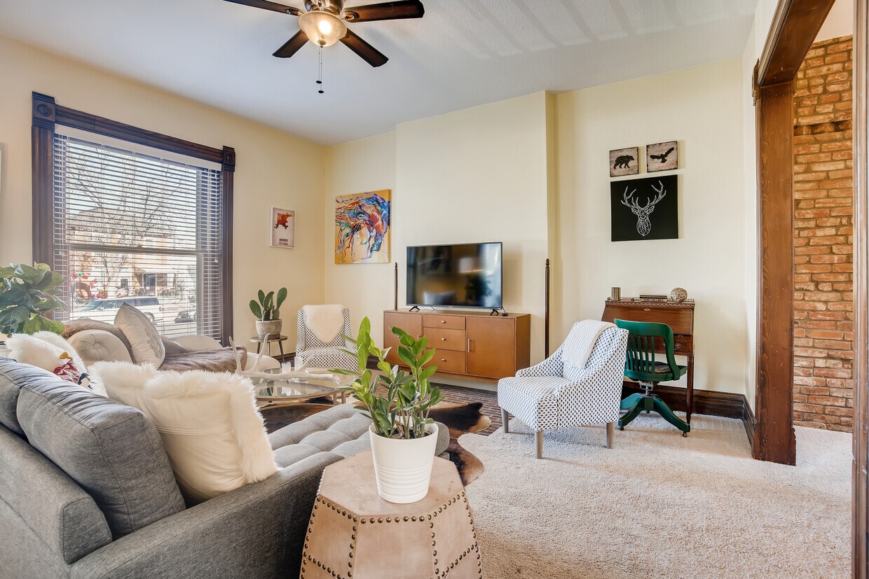 Living Room - 3028 Arapahoe St