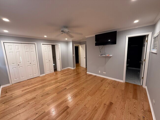 Building Photo - 522 Lilac Ct