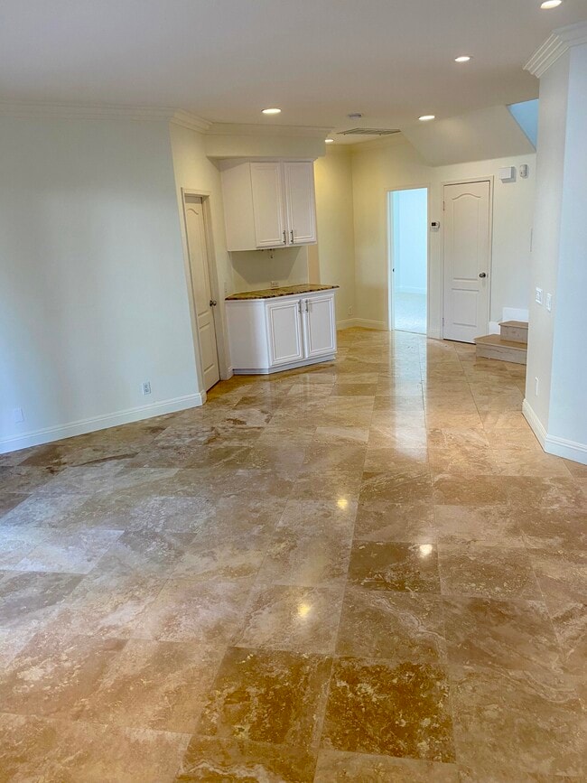 Building Photo - 3116 Promenade