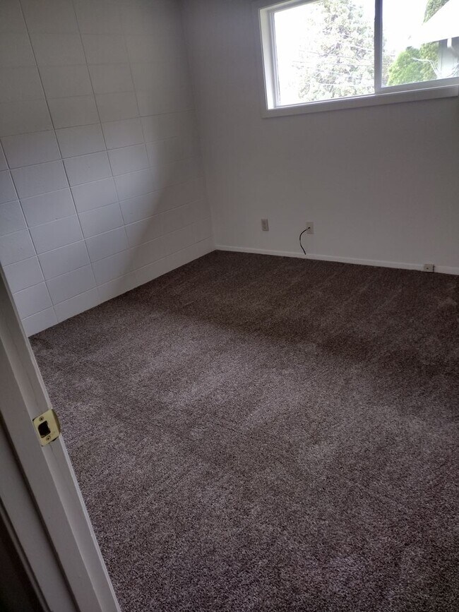 Foto del edificio - 2 bed room 1 bath in Beautiful South Eugene