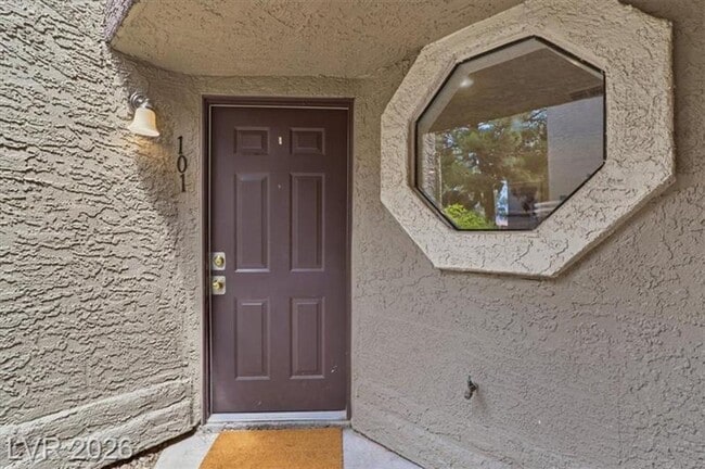 Building Photo - 5042 S Rainbow Blvd