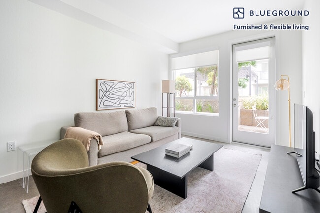 Building Photo - 101 River Pk Dr