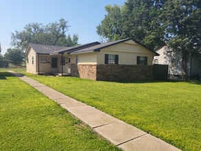 Building Photo - 735 S Everett St