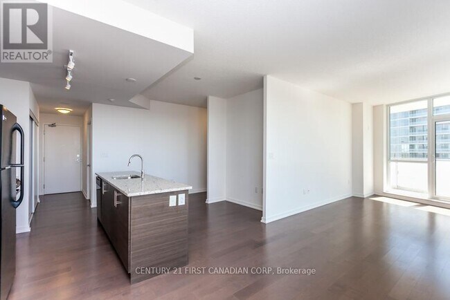 Building Photo - 70 Forest Manor Rd