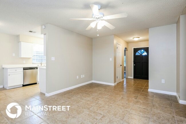 Building Photo - 2853 Magnolia Ave