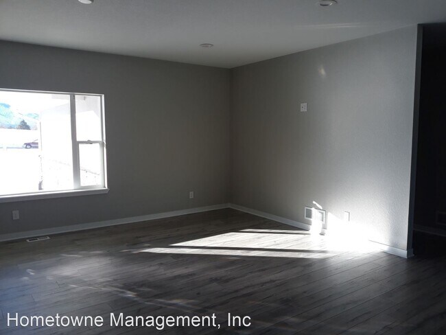 Building Photo - 3 br, 2.5 bath House - 750 Fig Street