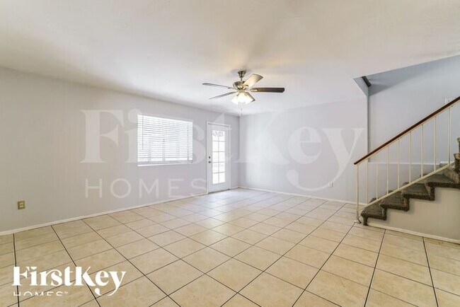 Foto del edificio - 3755 E Broadway Rd