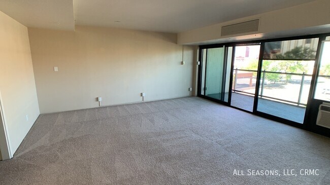Building Photo - 417 E Kiowa Street #604