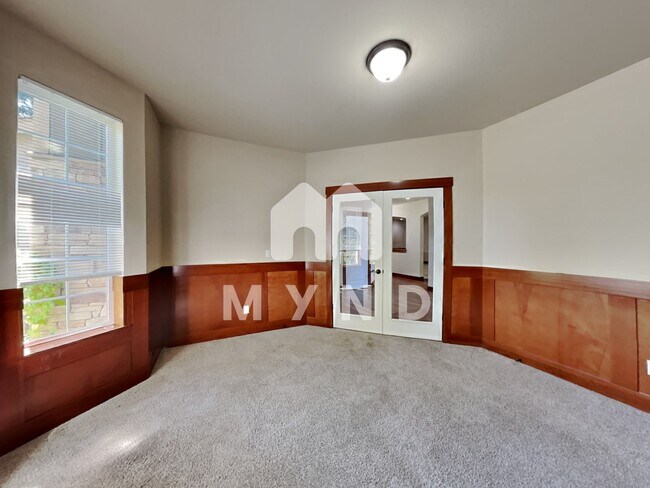 Foto del edificio - 651 Hoquiam Ave NE