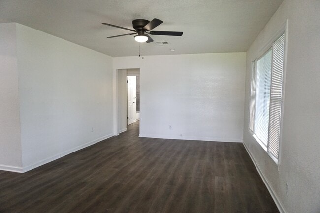 Building Photo - 3128 Speight Ave