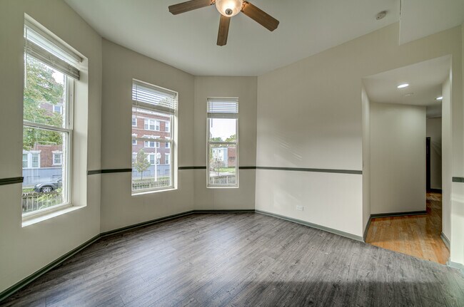 Foto del edificio - 6058 S Green St