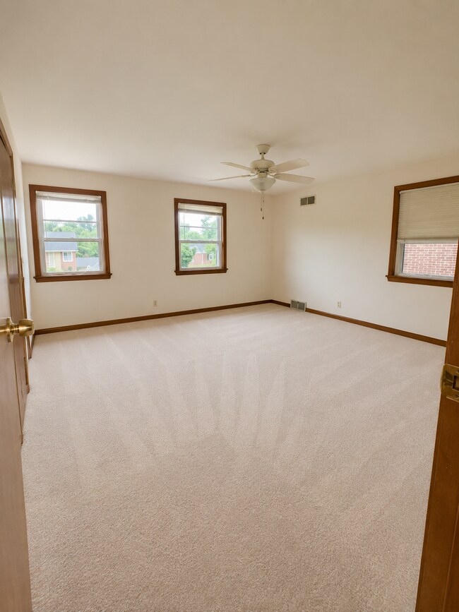 Building Photo - 60 Prestwick Dr