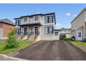 Building Photo - 315 Rue Sabourin