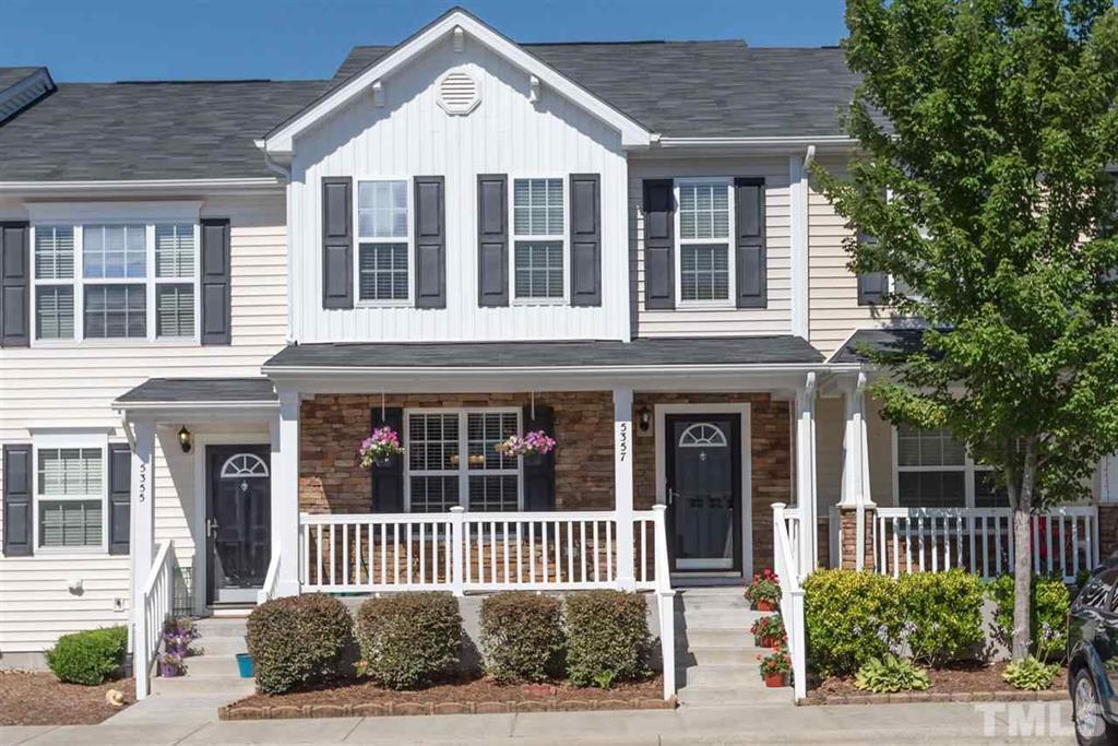 Foto principal - Charming Edgewater Townhome with Scenic Views