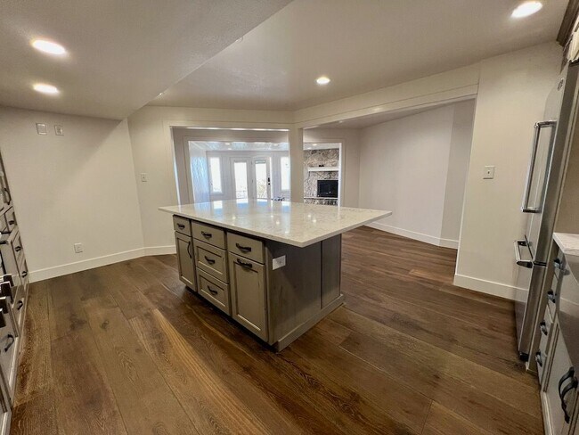 Foto del edificio - 425 Lakeview Way