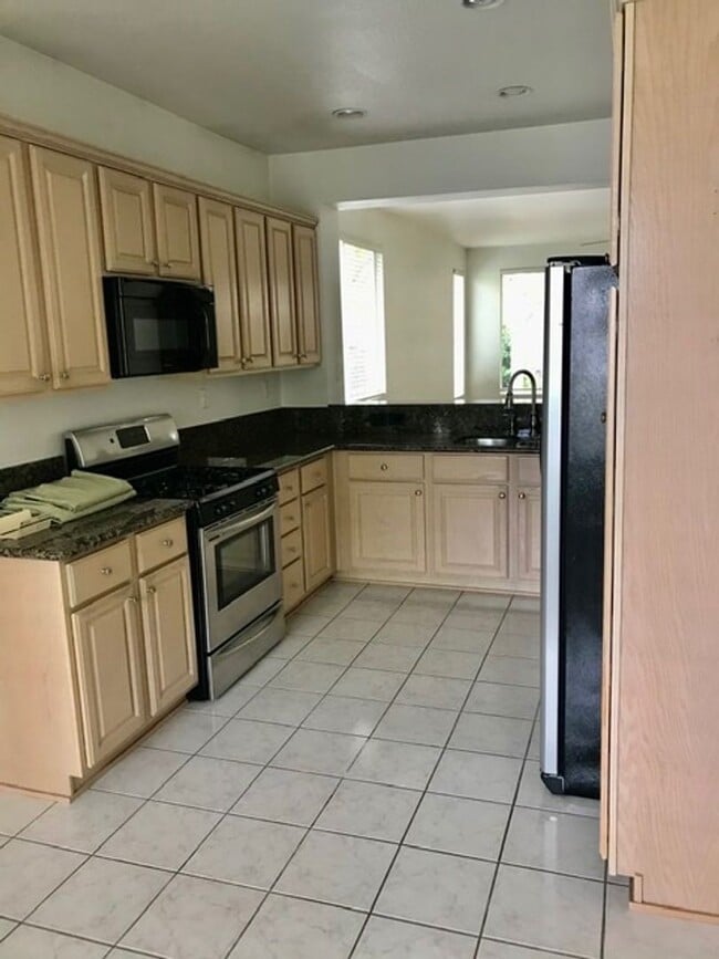 Building Photo - Cute House in Sun City Roseville!