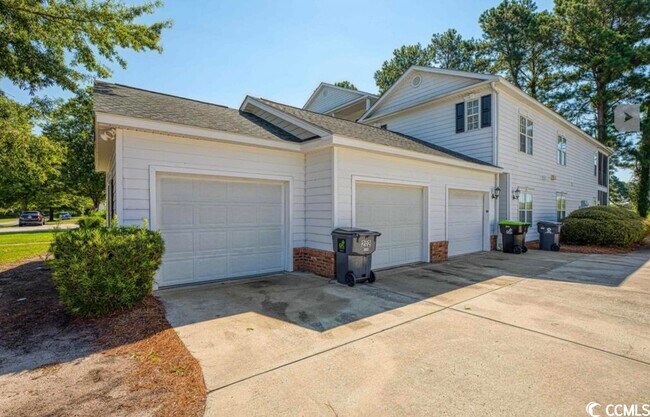 Foto del edificio - 5049 Glenbrook Dr
