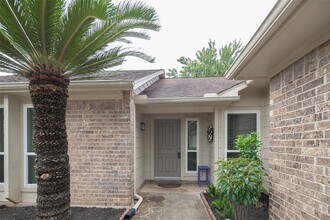 Building Photo - 2838 Colony Dr
