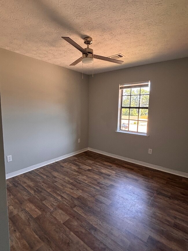 Foto del edificio - 821 W Edgemont Ave