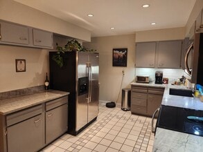 Building Photo - 12078 W Virginia Dr