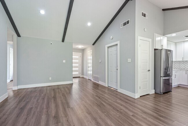 Foto del edificio - Beautiful 3 bedroom, 2 bathroom home in East Austin!!!