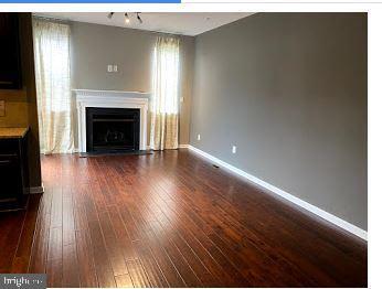 Primary Photo - 1802 Autumn Glo Terrace